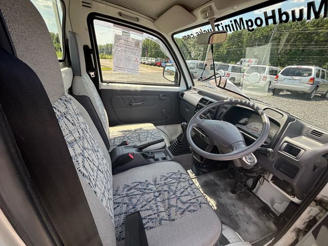 1998 Mitsubishi Minicab JDM car for sale — photo 9 of 12
