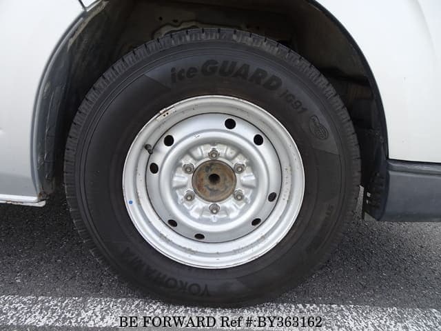 2005 Toyota HiAce JDM car for sale — photo 12 of 25