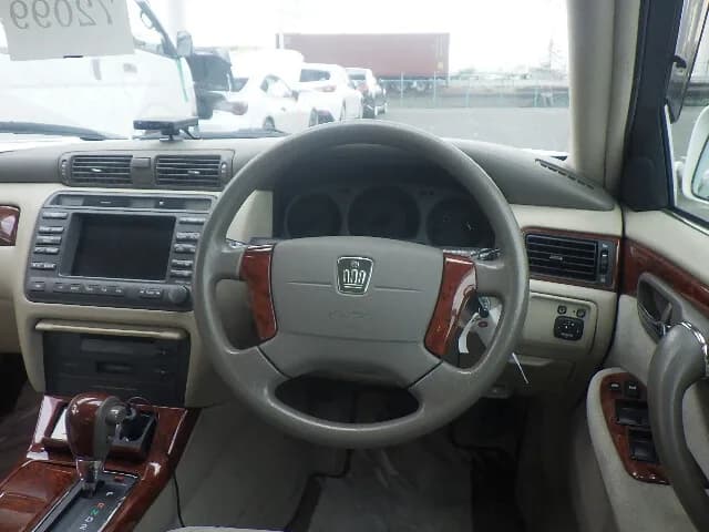 2001 Toyota Crown JDM car for sale — photo 5 of 9
