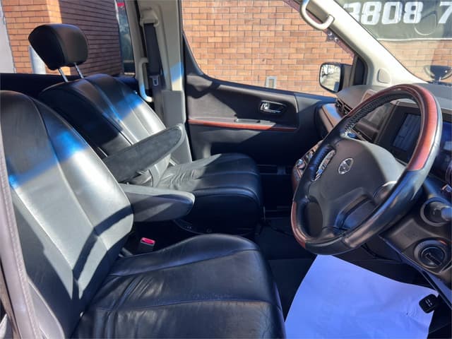2007 Nissan Elgrand JDM car for sale — photo 13 of 16