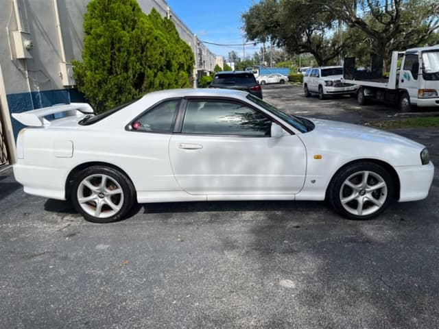1998 Nissan Skyline JDM car for sale — photo 8 of 17