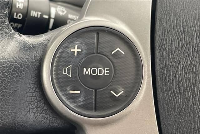 2011 Toyota Prius JDM car for sale — photo 9 of 25