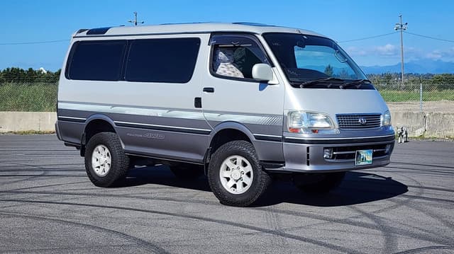1997 Toyota HiAce JDM car for sale — photo 3 of 10