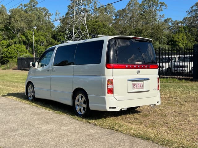 2008 Nissan Elgrand JDM car for sale — photo 8 of 16