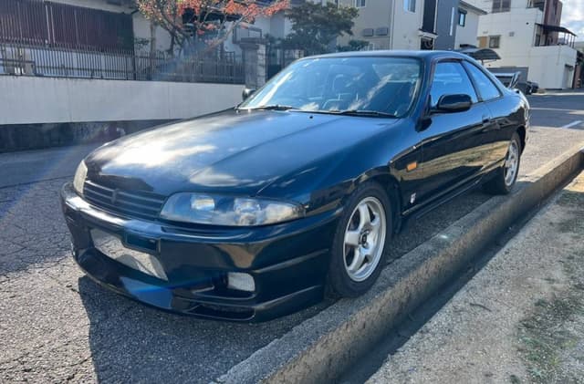 1993 Nissan Skyline JDM car for sale — photo 3 of 5