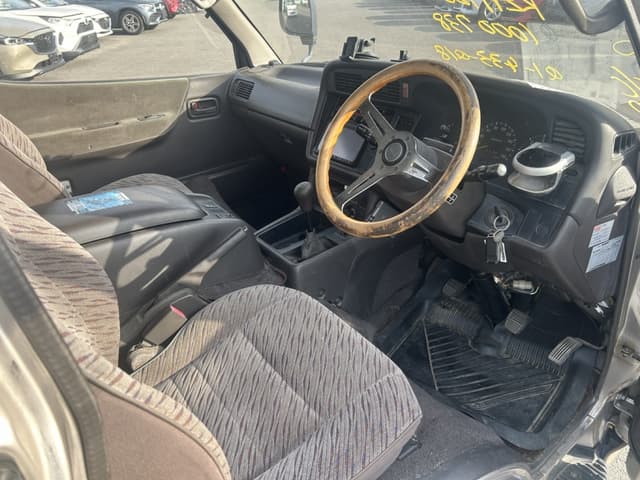 1996 Toyota HiAce JDM car for sale — photo 18 of 25
