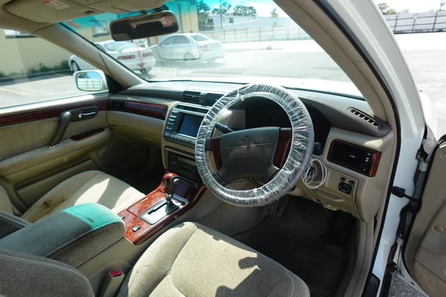 1999 Toyota Crown JDM car for sale — photo 16 of 20