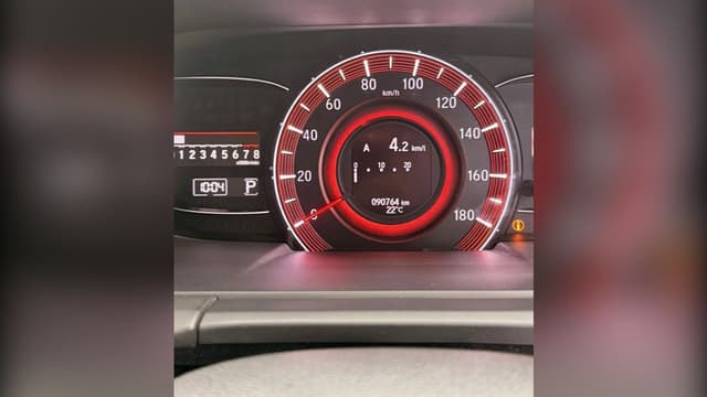 2015 Honda Odyssey JDM car for sale — photo 12 of 14
