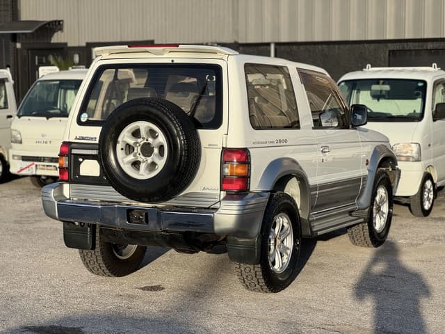 1996 Mitsubishi Pajero JDM car for sale — photo 11 of 25
