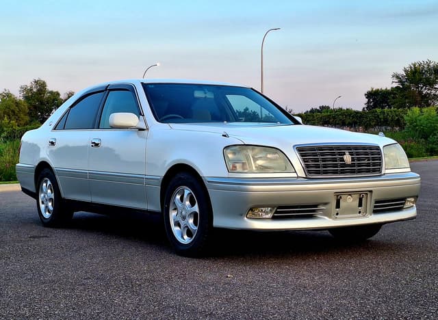 2001 Toyota Crown JDM car for sale — photo 3 of 3