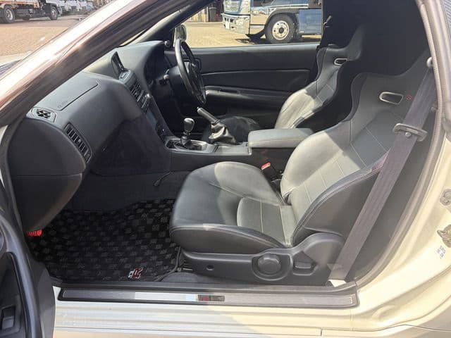 2002 Nissan Skyline JDM car for sale — photo 11 of 25