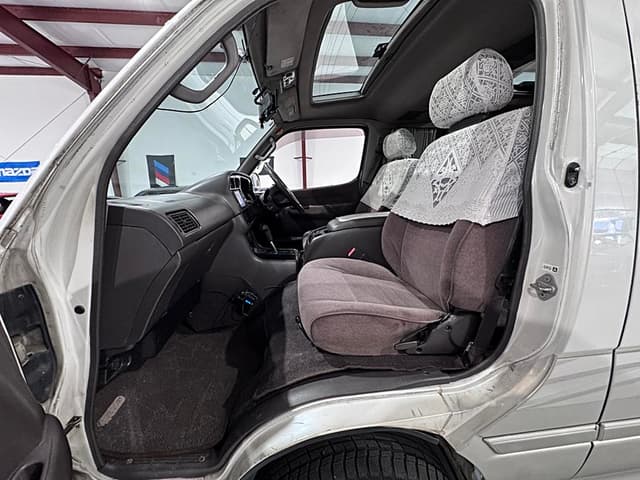 1999 Toyota HiAce JDM car for sale — photo 16 of 25