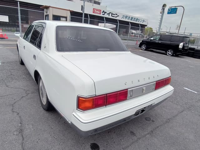 2001 Toyota Century JDM car for sale — photo 3 of 12