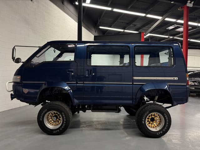 1993 Mitsubishi Delica JDM car for sale — photo 15 of 25