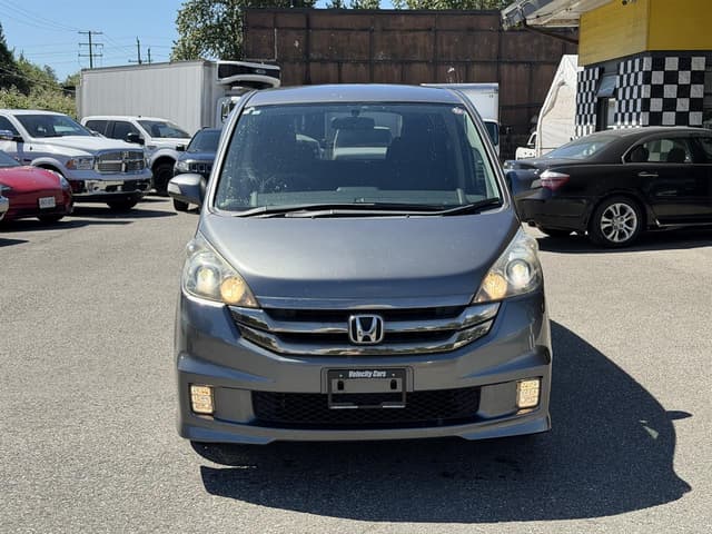 2008 Honda Stepwagon JDM car for sale — photo 2 of 19