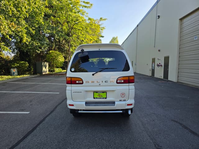 1999 Mitsubishi Delica JDM car for sale — photo 4 of 16