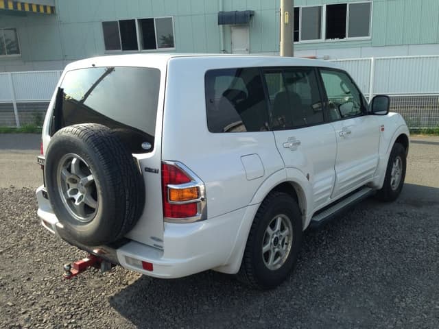2001 Mitsubishi Pajero JDM car for sale — photo 4 of 5