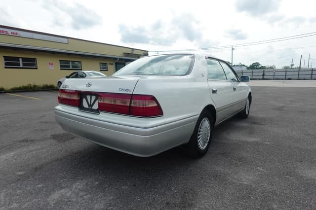 1996 Toyota Crown JDM car for sale — photo 8 of 16