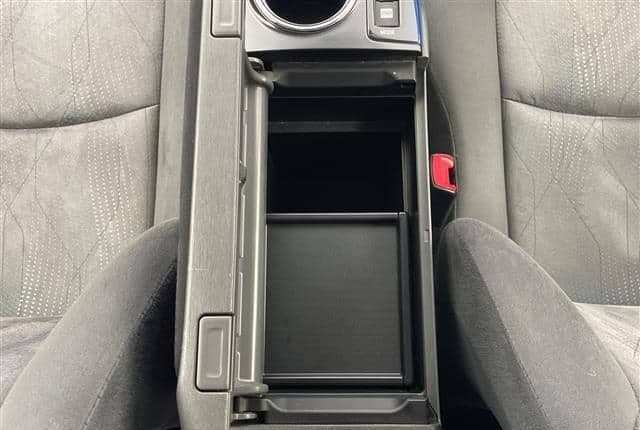 2011 Toyota Prius JDM car for sale — photo 21 of 25