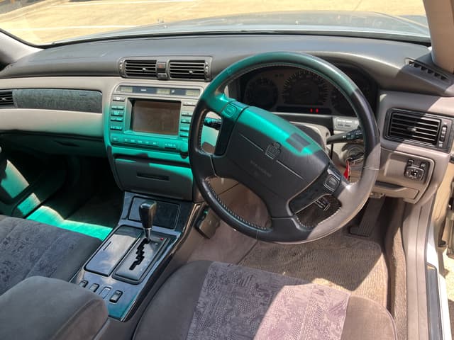 2000 Toyota Crown JDM car for sale — photo 6 of 9