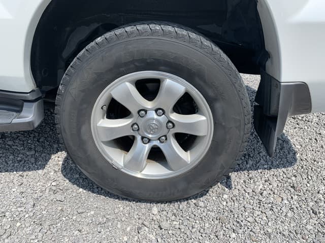 2007 Toyota Land Cruiser Prado JDM car for sale — photo 17 of 18