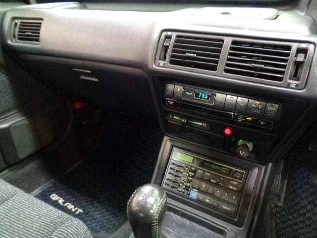 1990 Mitsubishi Galant JDM car for sale — photo 15 of 25