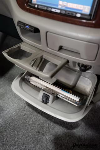 1997 Toyota HiAce JDM car for sale — photo 11 of 25