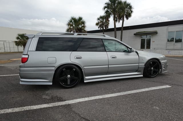 2000 Nissan Stagea JDM car for sale — photo 11 of 17