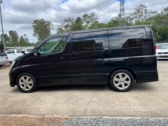 2008 Nissan Elgrand JDM car for sale — photo 9 of 16