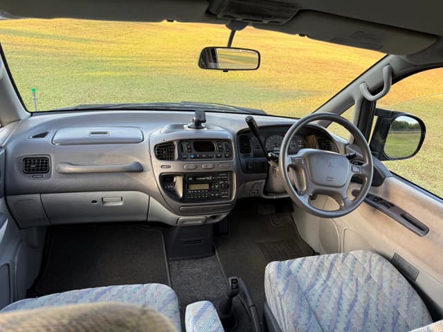 1996 Mitsubishi Delica JDM car for sale — photo 7 of 24