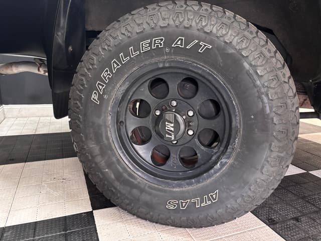 1999 Toyota Hilux Surf JDM car for sale — photo 13 of 24