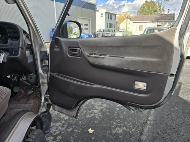 1996 Toyota HiAce JDM car for sale — photo 13 of 25