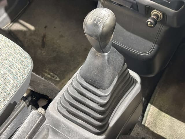 1993 Mitsubishi Minicab JDM car for sale — photo 15 of 25