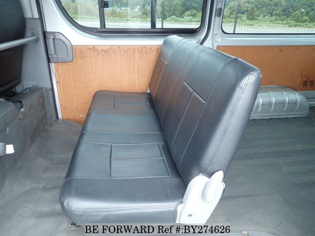 2005 Toyota HiAce JDM car for sale — photo 19 of 25