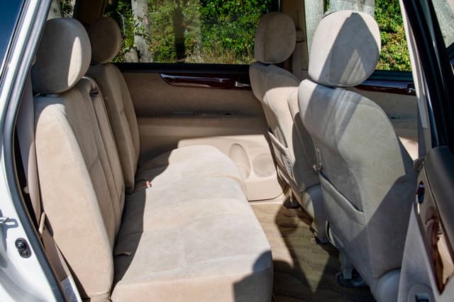 2001 Toyota Ipsum JDM car for sale — photo 15 of 25