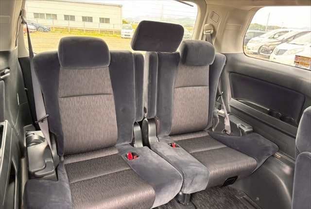 2009 Toyota Alphard JDM car for sale — photo 18 of 25