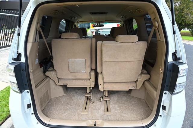 2009 Toyota Vellfire JDM car for sale — photo 11 of 25