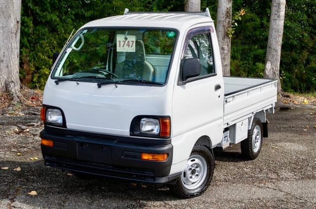 1996 Mitsubishi Minicab JDM car for sale — photo 2 of 18