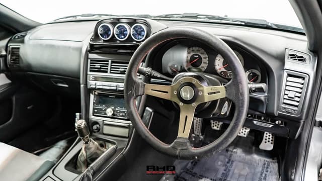 2001 Nissan Skyline JDM car for sale — photo 12 of 23