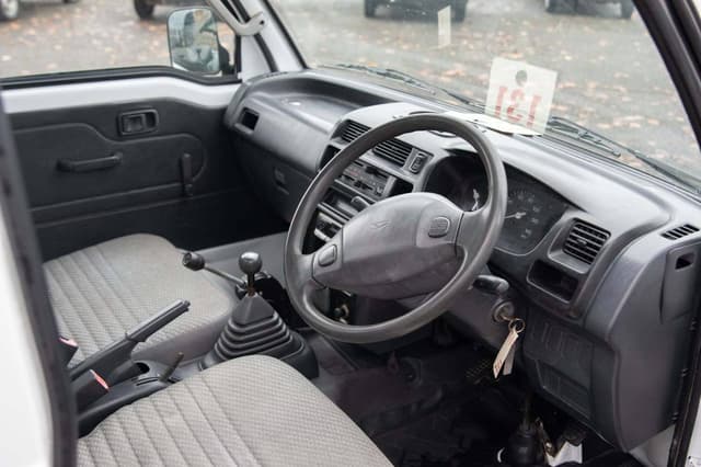 1999 Daihatsu Hijet JDM car for sale — photo 14 of 17
