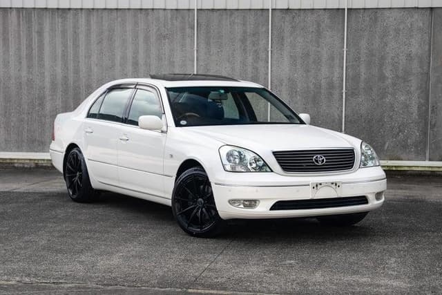 2002 Toyota Celsior JDM car for sale — photo 9 of 17