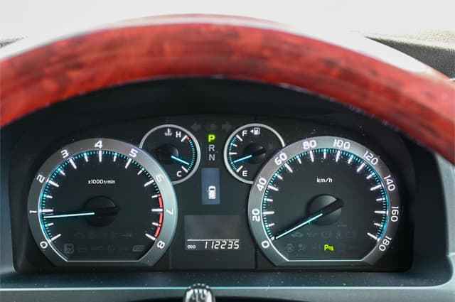 2009 Toyota Vellfire JDM car for sale — photo 22 of 25