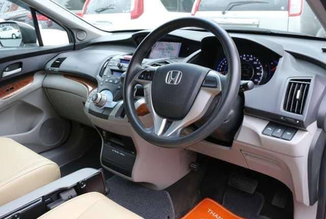 2009 Honda Odyssey JDM car for sale — photo 23 of 25