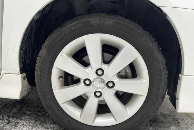 2007 Toyota Raum JDM car for sale — photo 22 of 25