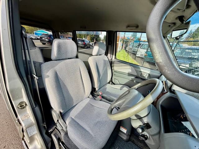2000 Mitsubishi Town Box JDM car for sale — photo 24 of 25