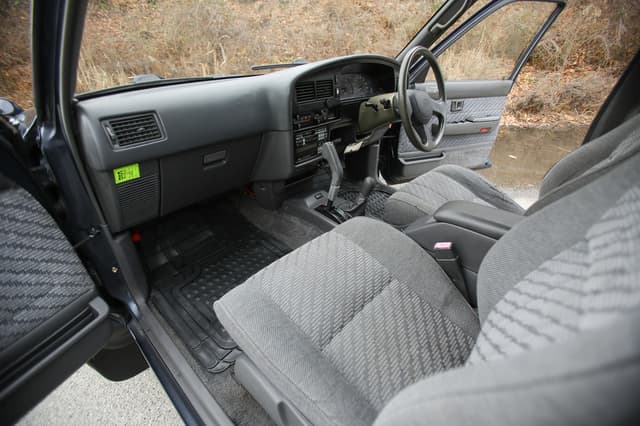 1995 Toyota Hilux JDM car for sale — photo 10 of 10
