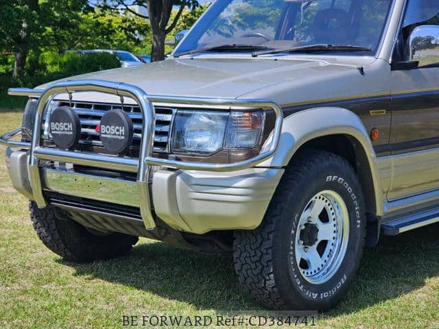 1992 Mitsubishi Pajero JDM car for sale — photo 9 of 19