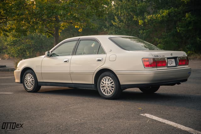 2001 Toyota Crown JDM car for sale — photo 7 of 25