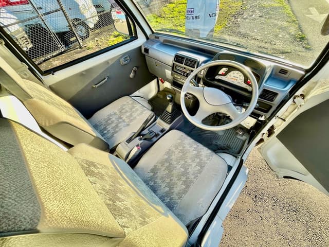 1995 Mitsubishi Minicab JDM car for sale — photo 16 of 25
