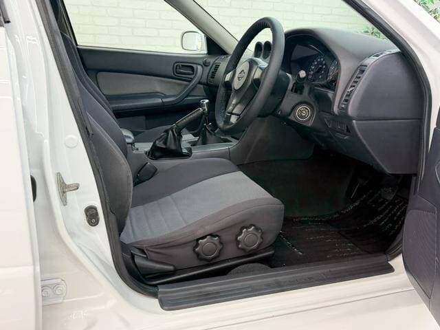 1998 Nissan Skyline JDM car for sale — photo 11 of 17